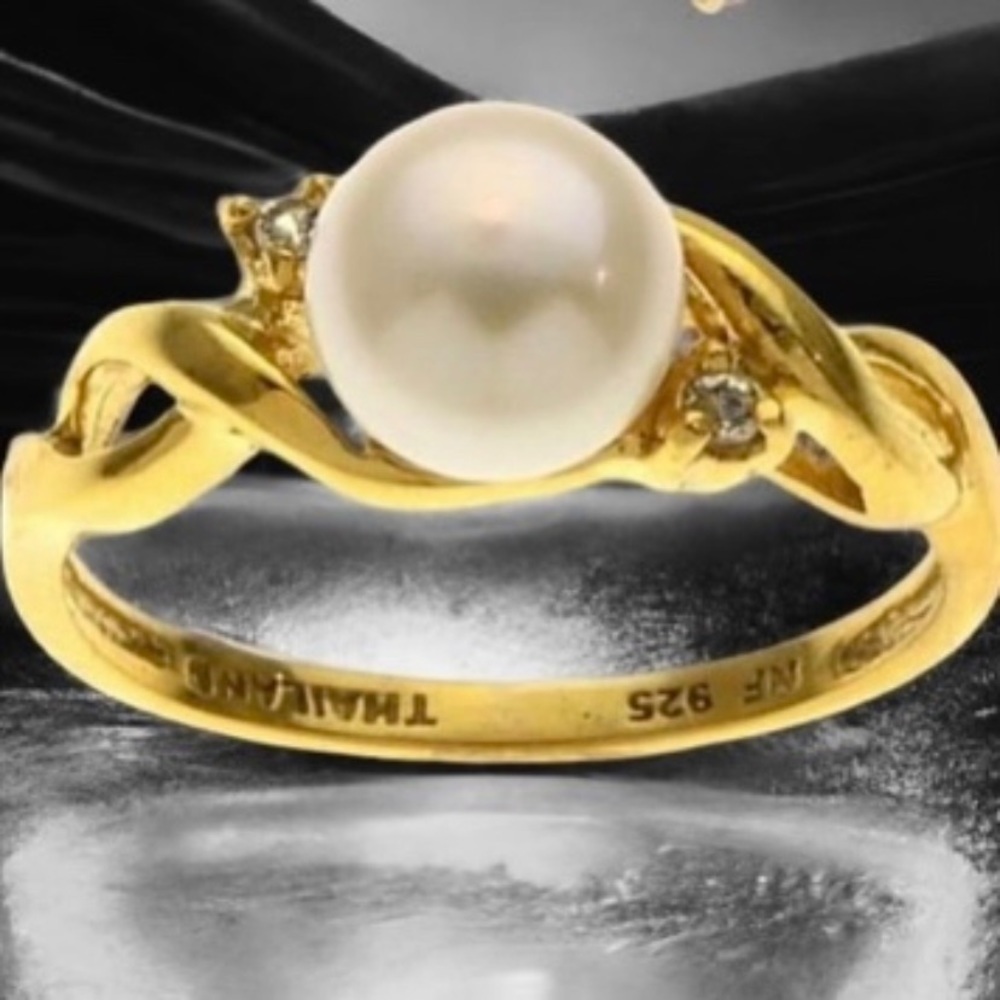 18kt gold-plated sterling silver freshwater Pearl ring size 7